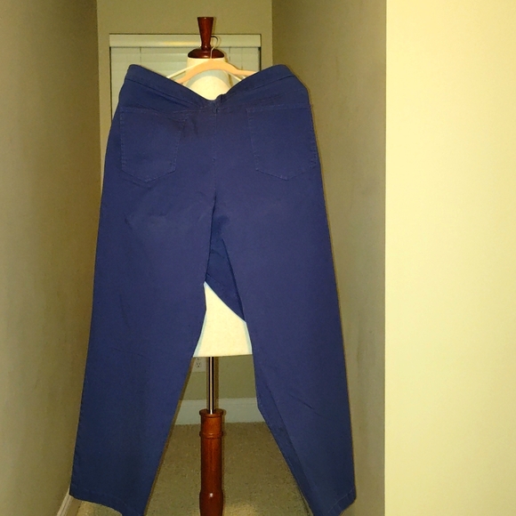 Jeans - Picture 2 of 3